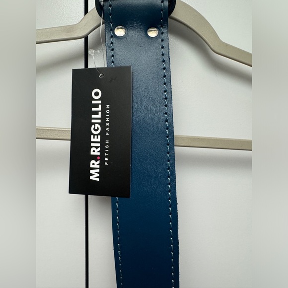 NWT Me Riegillio jeans Blue double prong leather belt. Size 95 - Picture 1 of 3